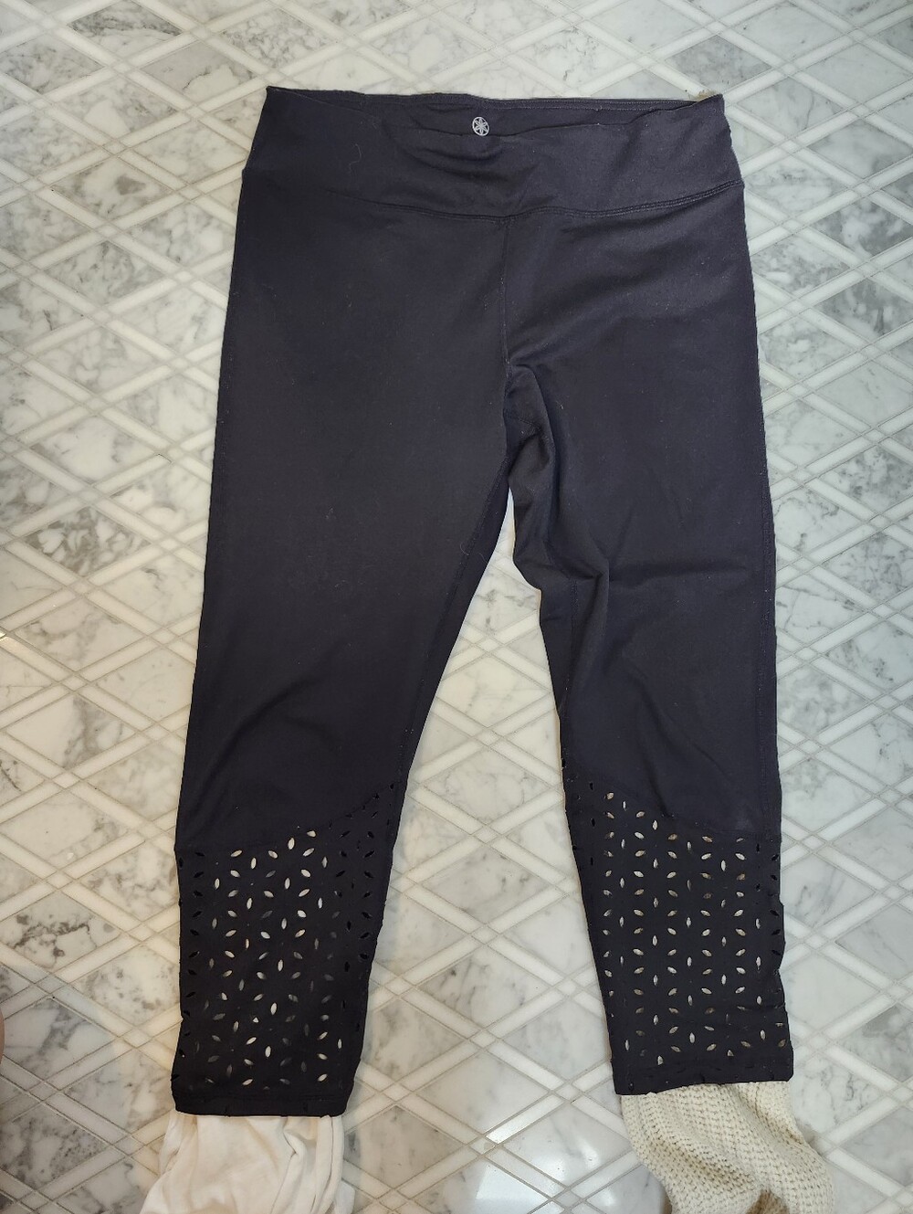 Cropped Legging With Floral Cutouts